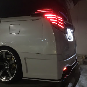 ヴェルファイア AGH30W