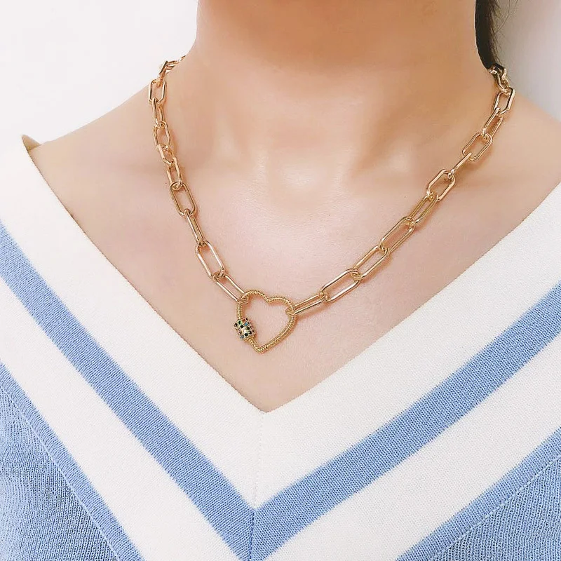 Europese en Amerikaanse roestvrijstalen sweaterketting. Duurzaam, stijlvol en perfect om elke outfit op te fleuren.
