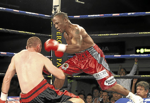 Thabiso 'The Rock' Mchunu defeats Daniel 'Tshwane Tornado' Venter.