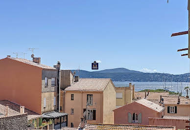 Apartment with terrace 13