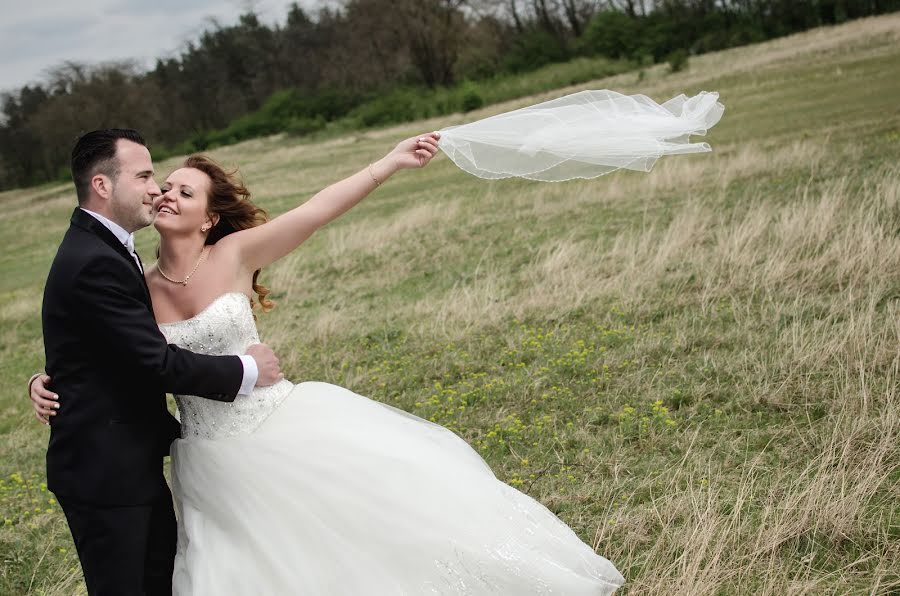 Hochzeitsfotograf Zoltán Kovács (zoltankovacs). Foto vom 1. März 2016