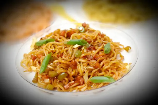 Mixed Veg Butter Masala Maggi