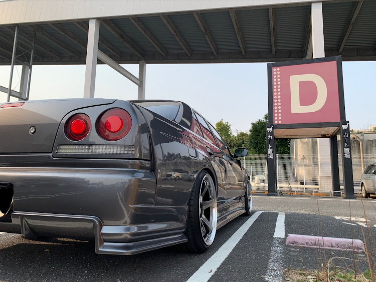 スカイラインの黄砂と花粉は敵・ドライブ・洗車・横顔ショット・イオンモールに関するカスタム事例の投稿画像3枚目