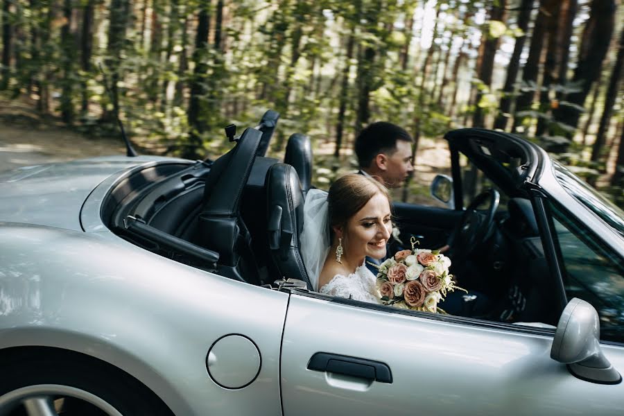 Fotógrafo de casamento Anya Smetanina (smetanaana). Foto de 27 de novembro 2017