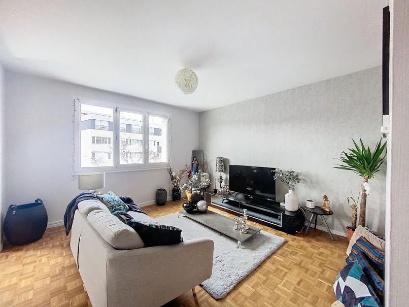 Location  appartement 4 pièces 81 m² à Clermont-Ferrand (63000), 820 €