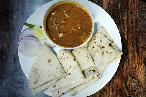 Roti With Chicken Curry