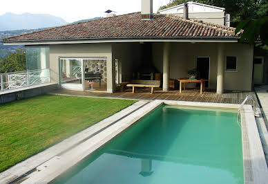 Maison avec jardin et terrasse 4