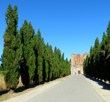 La via verso l'abbazia di sarasphotography