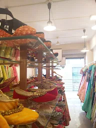 101 Hues - Women Clothing Rental Store photo 2