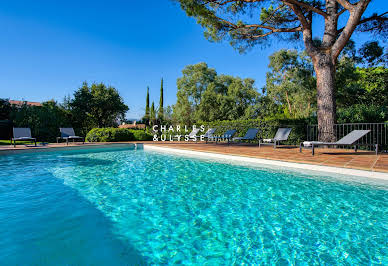 Villa avec piscine en bord de mer 3