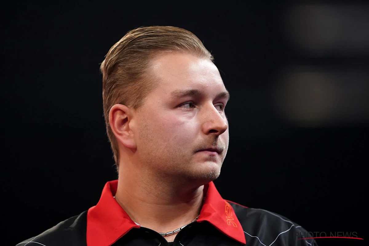 Dimitri Van den Bergh moest al snel achtervolgen en verliest eerste match in finaleweek Premier League