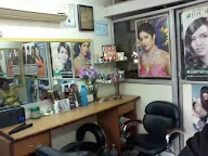 RESHMA's BEAUTY SALOON photo 1