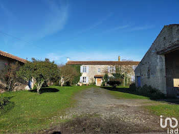 maison à Benet (85)