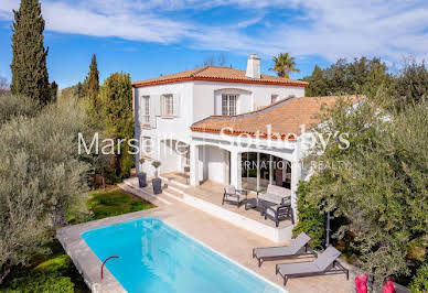 Maison avec piscine et jardin 16