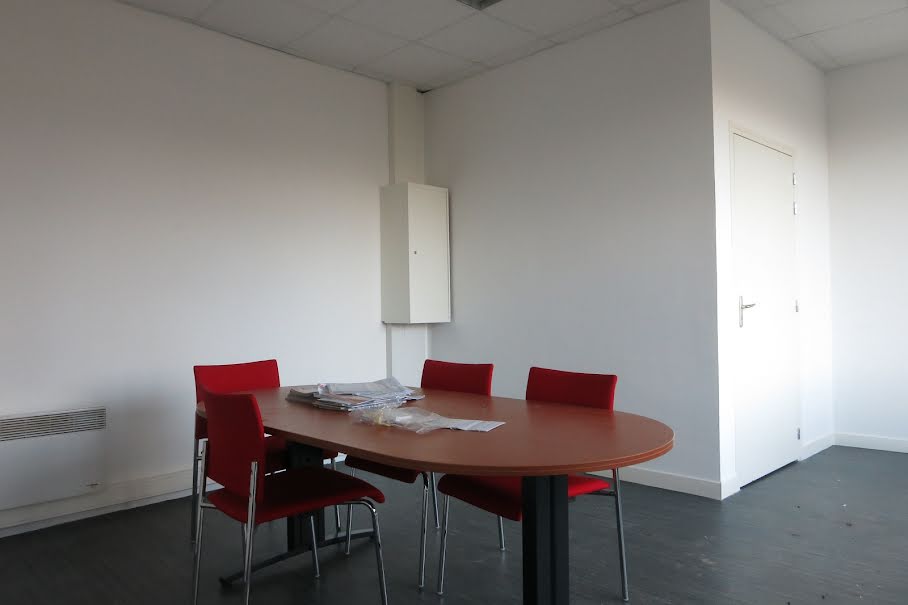 Vente locaux professionnels  166 m² à La Chapelle-d'Armentières (59930), 219 450 €