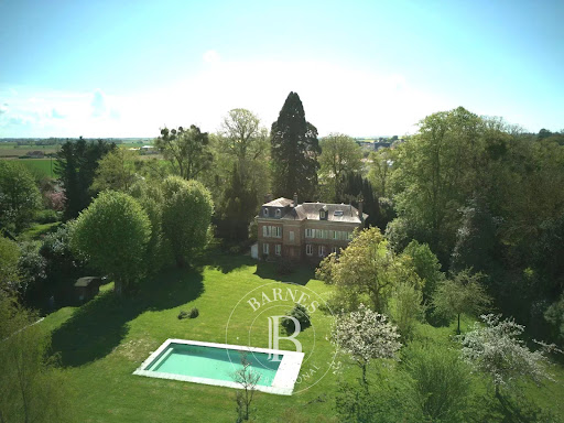 Property with pool 4