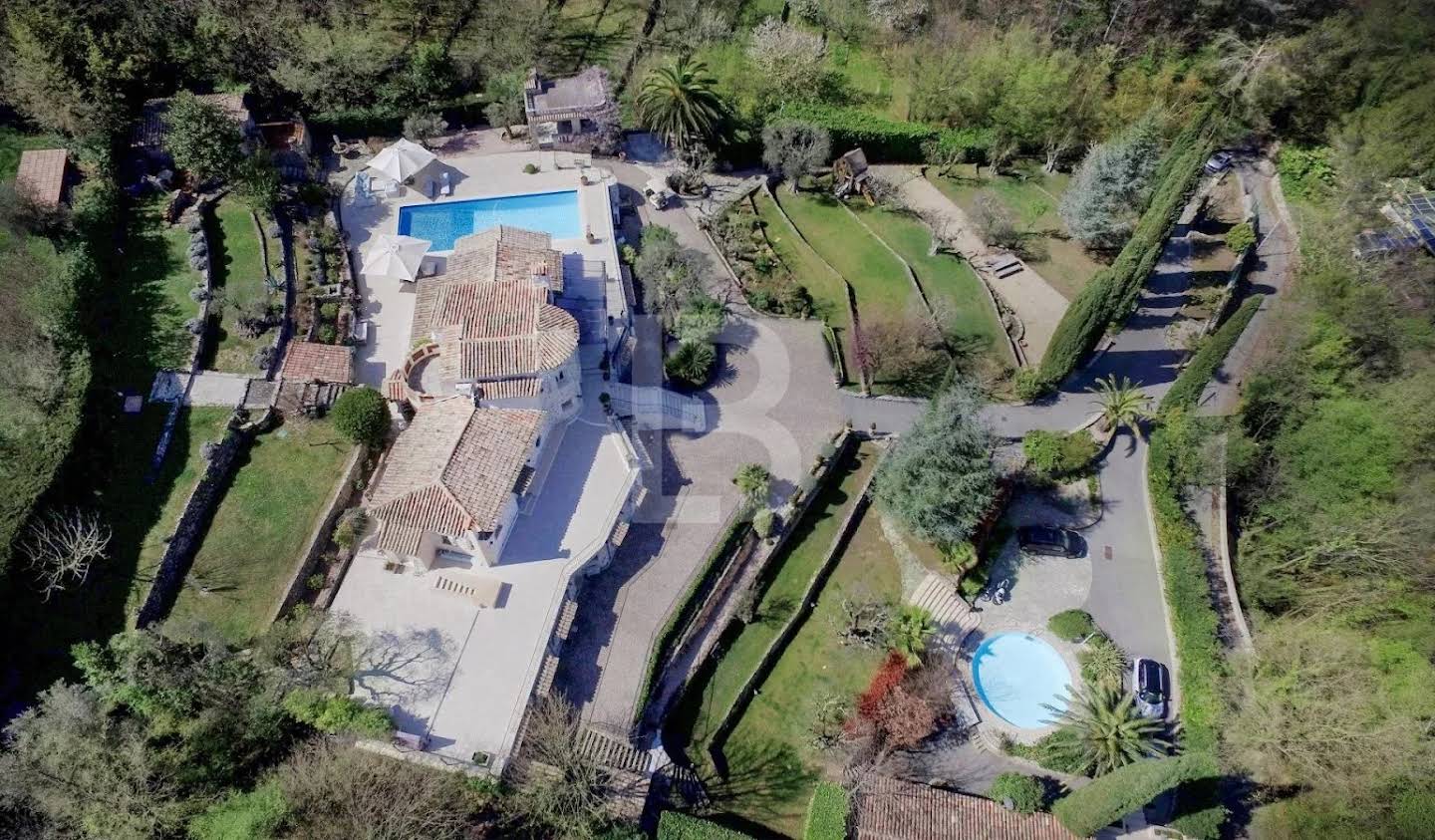 Maison avec piscine et terrasse Le Rouret