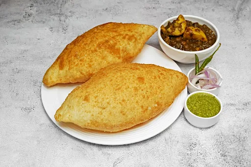 Paneer Wale Chole Bhature [2 Bhature]