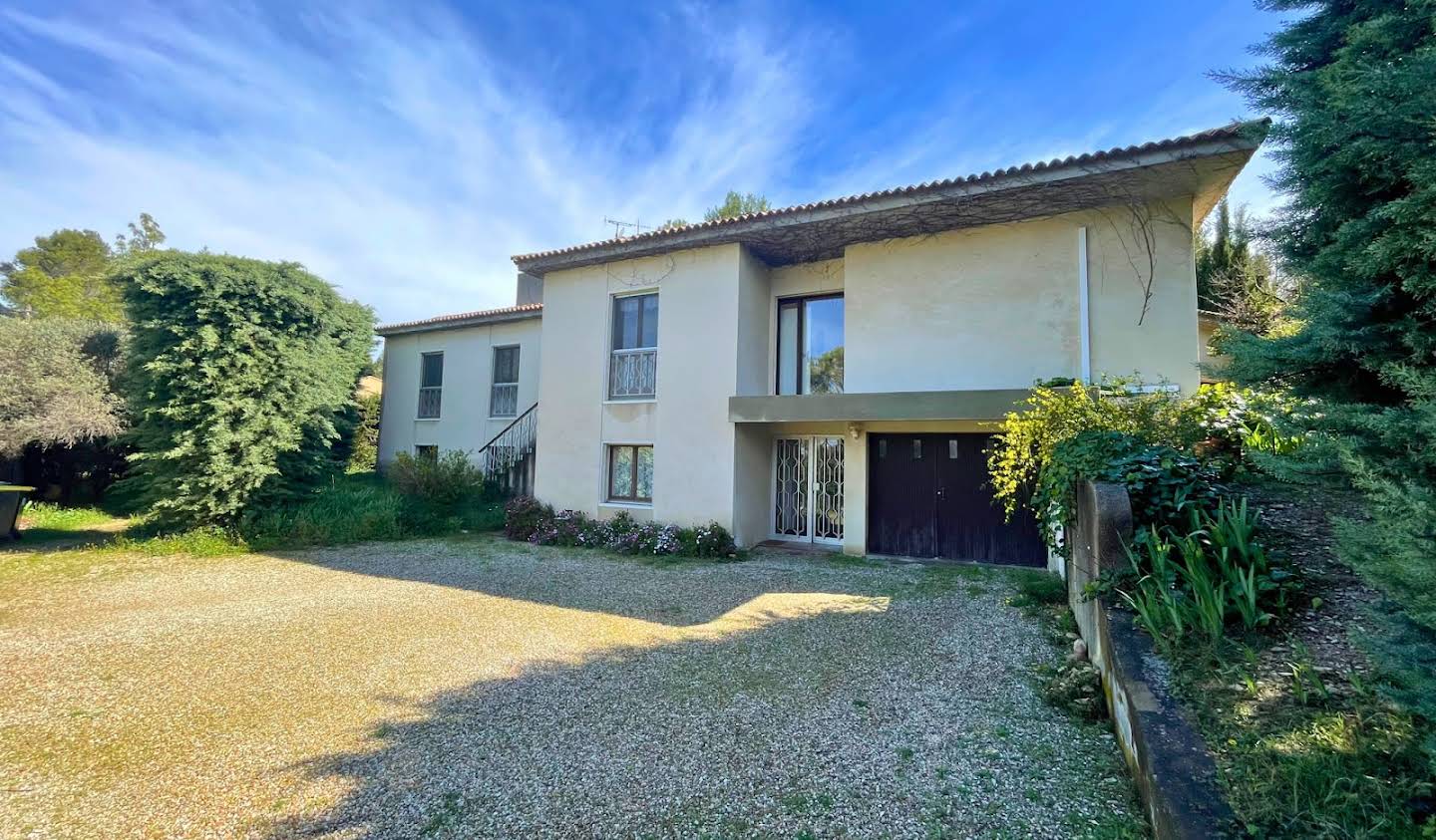 House with pool and terrace Arles