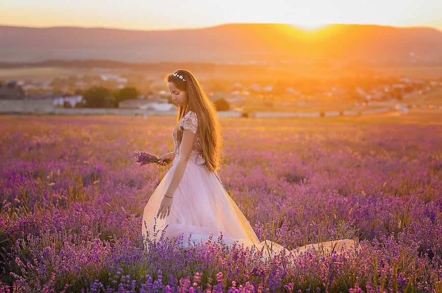 Wedding photographer Sveta Sukhoverkhova (svetasu). Photo of 4 July 2017