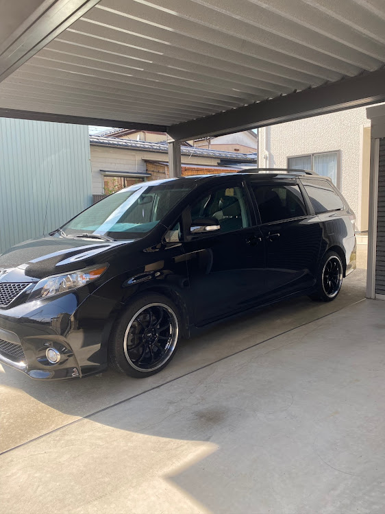 シエナの納車～現在・納車から1年・傷だらけ・お金をください・お金がどんどん飛んでいく～に関するカスタム事例の投稿画像2枚目