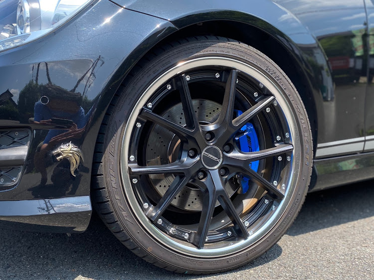 Cクラス セダンのみんなでつくろうホイール図鑑・KOC・Ange With Friend・weds maverick・FALKEN AZENIS FK510に関するカスタム事例の投稿画像2枚目