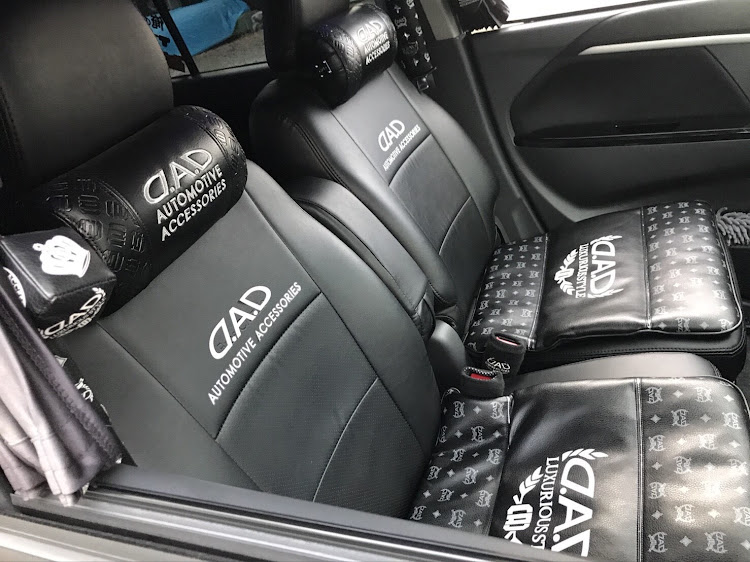 ワゴンRスティングレーの過去の写真・1台目の車・DADギャルソンに関するカスタム事例の投稿画像4枚目