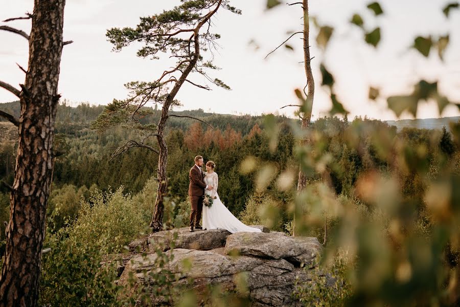 Fotógrafo de bodas Eva Havlová (evewithcamera). Foto del 21 de septiembre 2022