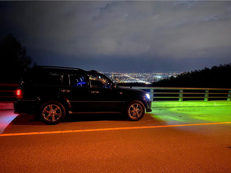 ランドクルーザーシグナスの暇人の極み・今日もお仕事・#夜景と愛車・雪がない・山の中に関するカスタム事例の投稿画像1枚目
