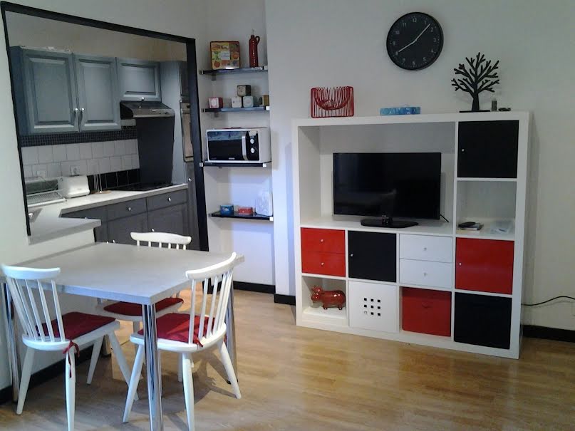 Location  appartement 1 pièce 31 m² à Cachan (94230), 861 €