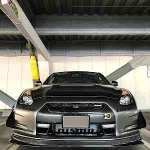 NISSAN GT-R