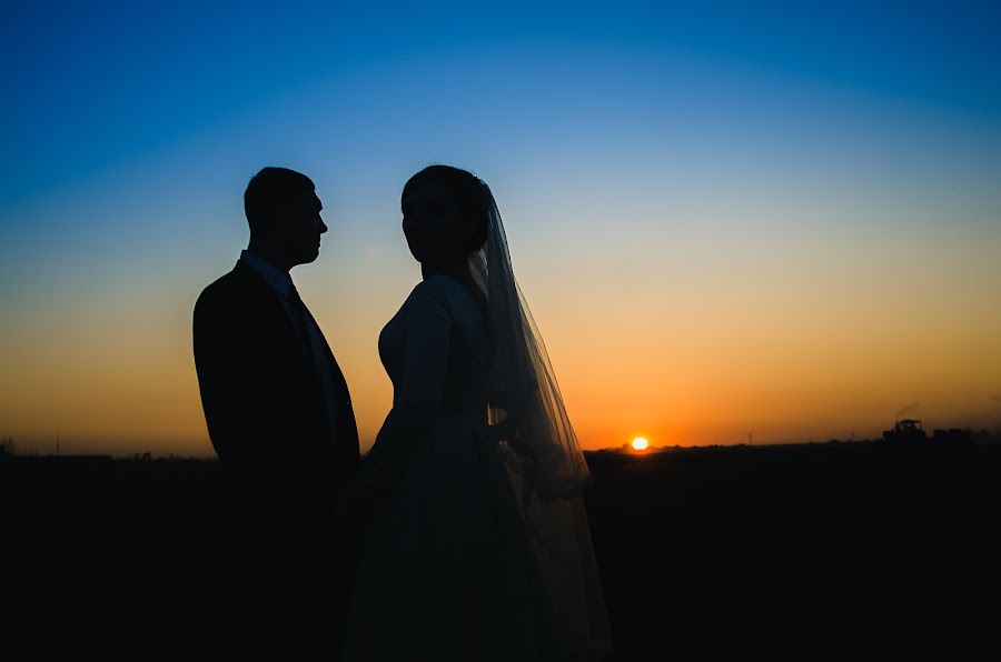 Fotógrafo de casamento Ruslan Bachek (neoruss). Foto de 4 de janeiro 2020