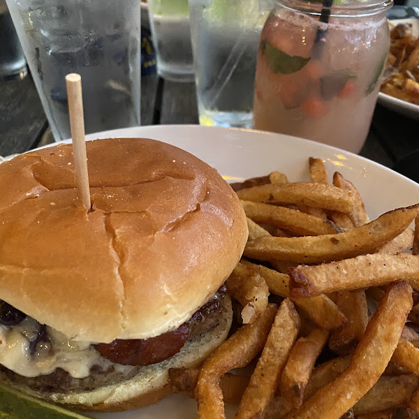 Gluten-Free Burgers at Heck's Café