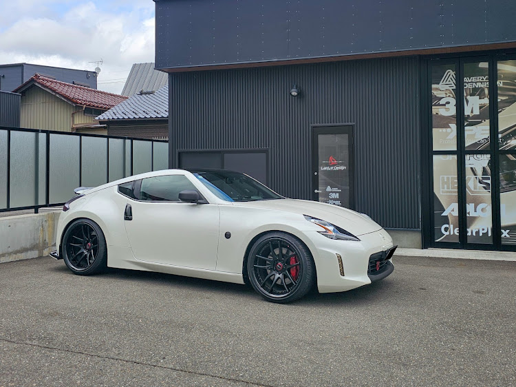 フェアレディZのラッピング張り替え・370z・USDMに関するカスタム事例の投稿画像1枚目