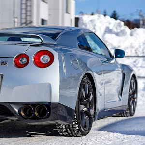 NISSAN GT-R R35