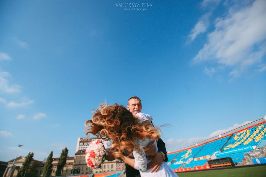 Fotógrafo de casamento Dina Valickaya (dushka). Foto de 8 de outubro 2016