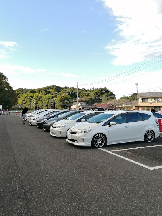 プリウスαのオフ会に関するカスタム事例の投稿画像1枚目