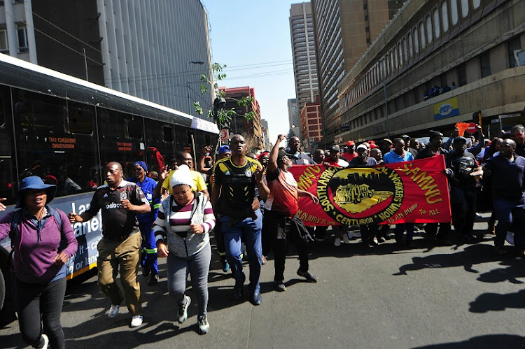 Hundreds of City of Tshwane municipal workers protest over salaries in the city centre. The workers are demanding 18% salary increase backdated to 2017.