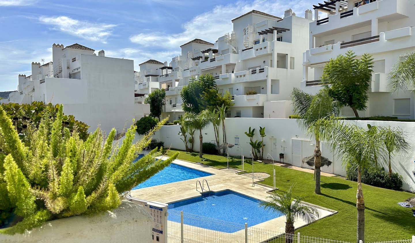 Apartment with terrace and pool Estepona