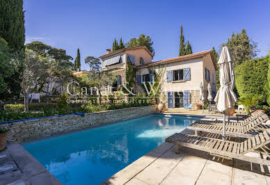 Villa with pool and terrace 11