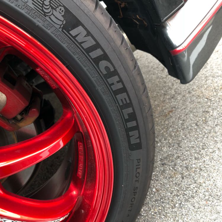 ジューク NISMOのタイヤ・レッドメモリーに関するカスタム事例の投稿画像1枚目