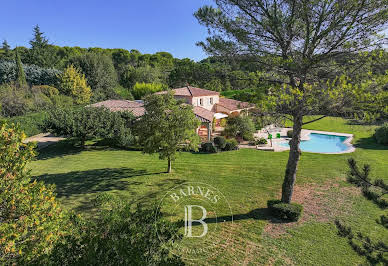 Maison avec piscine et jardin 4