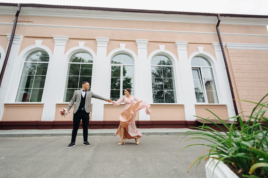 Fotógrafo de casamento Zhenya Ermakovec (ermakovec). Foto de 9 de outubro 2023