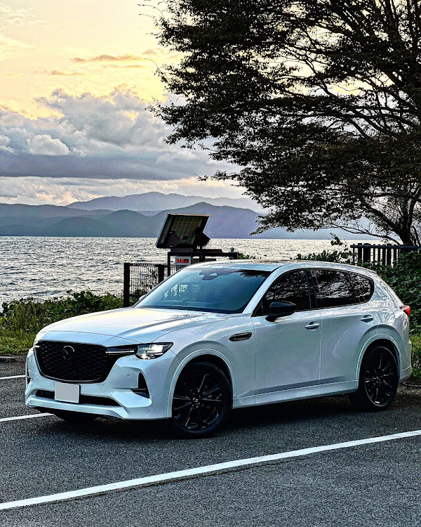 CX-60の10月もよろしくお願いします・スマホ撮影・CX-60・ダウンサス・ドアバイザー無し派に関するカスタム事例の投稿画像1枚目