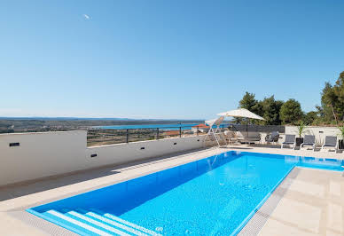 House with pool and terrace 2