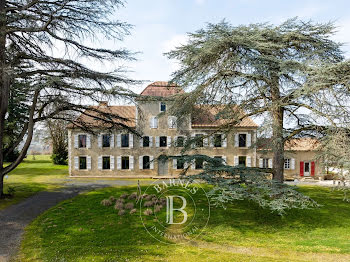 château à Nogaro (32)