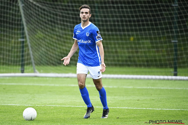 📷  Mooi gebaar! Deinze steekt geblesseerde speler van tegenstander hart onder de riem