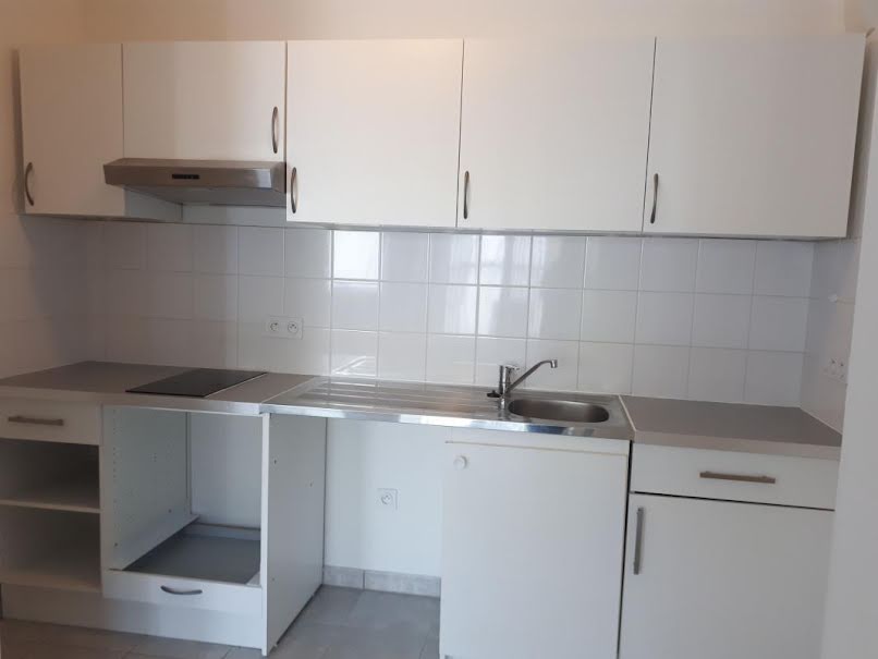 Location  appartement 2 pièces 42 m² à Palaiseau (91120), 831 €