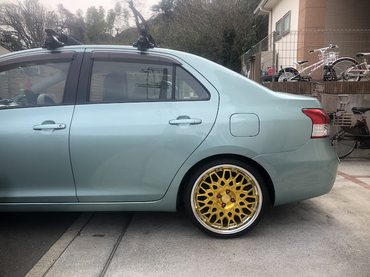 ベルタのホイール交換・DIY・workwheelsに関するカスタム事例の投稿画像2枚目
