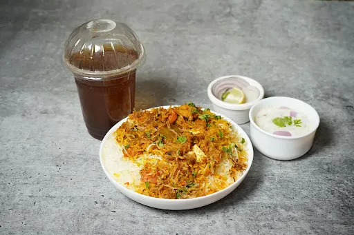 Veg Biryani With Lemon Iced Tea